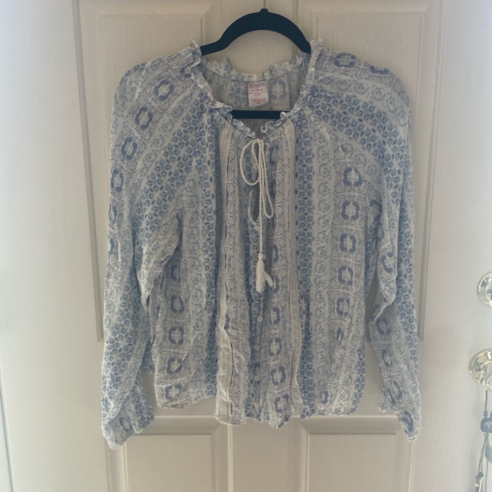 Jr’s blouse
